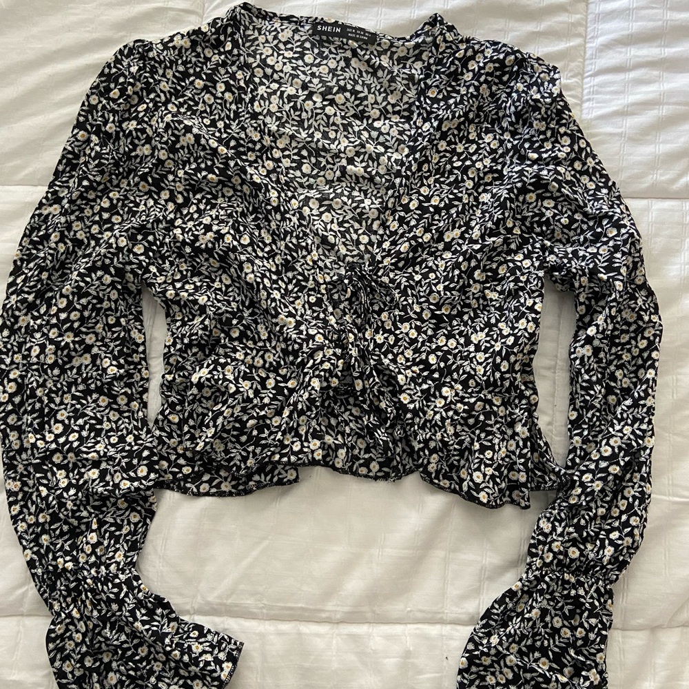 Daisy crop top tie front